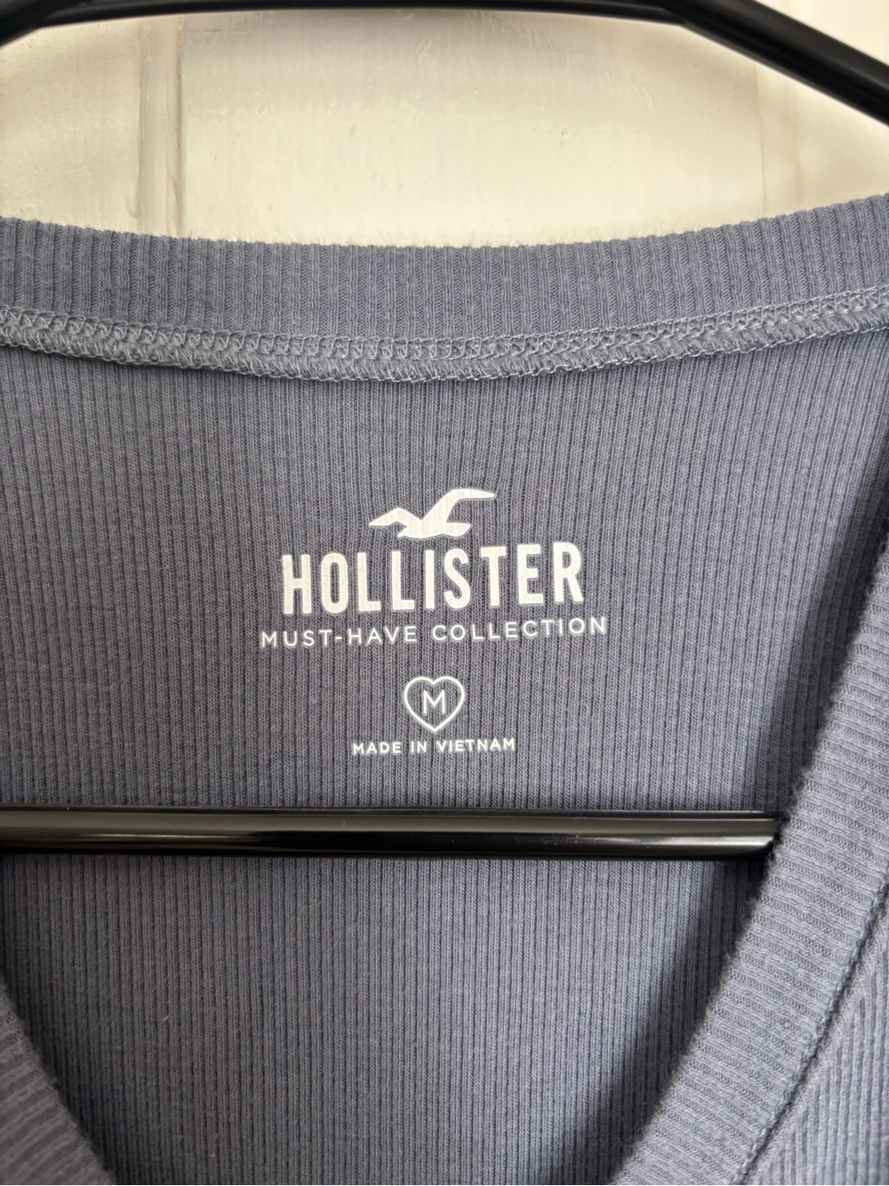 Hollister crop tank top - Picture 2 of 3
